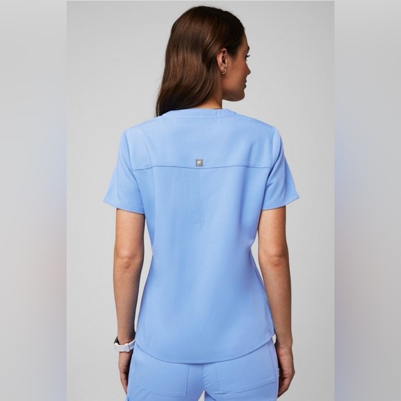 Fabletics scrub set - Picture 8 of 8